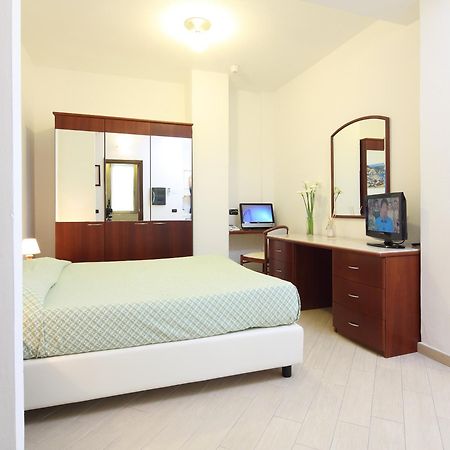 Residence Hotel Kriss Deiva Marina Exterior foto