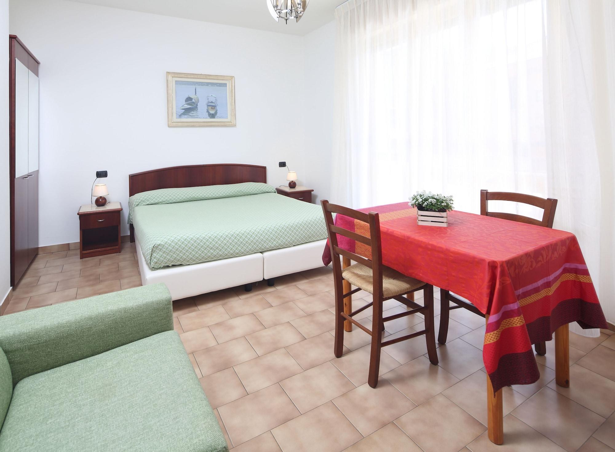Residence Hotel Kriss Deiva Marina Exterior foto