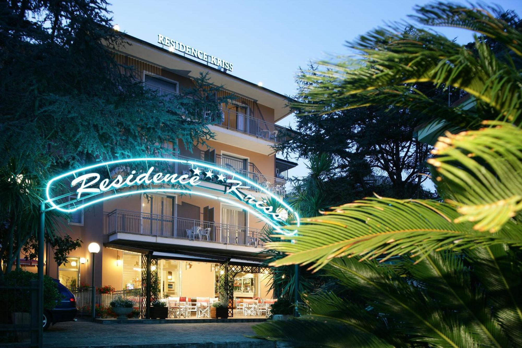 Residence Hotel Kriss Deiva Marina Exterior foto