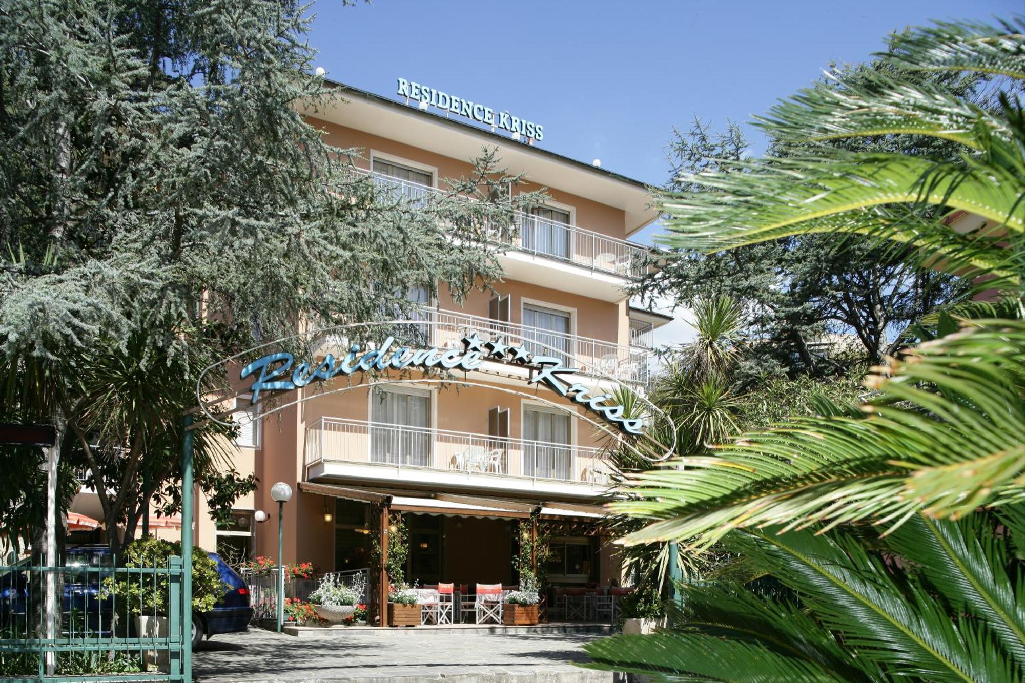 Residence Hotel Kriss Deiva Marina Exterior foto
