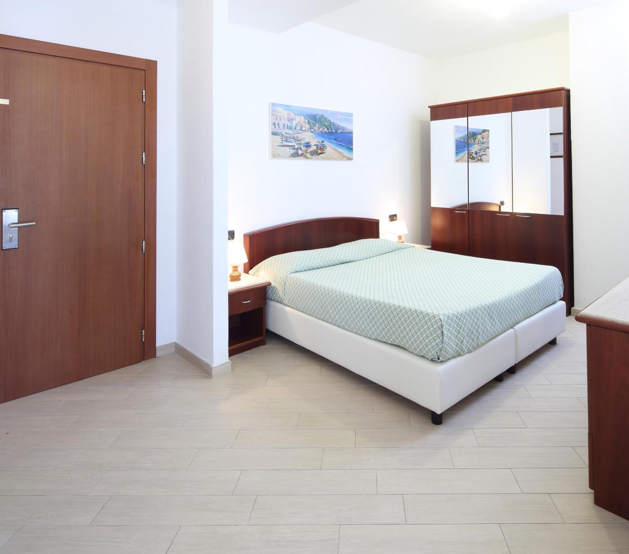 Residence Hotel Kriss Deiva Marina Exterior foto