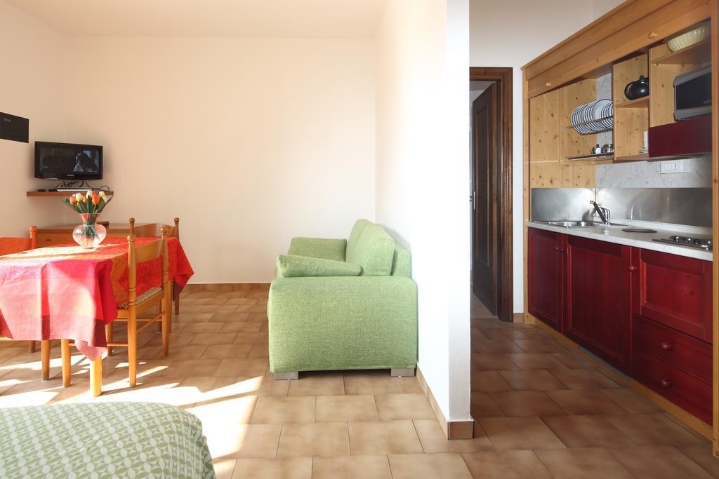 Residence Hotel Kriss Deiva Marina Exterior foto